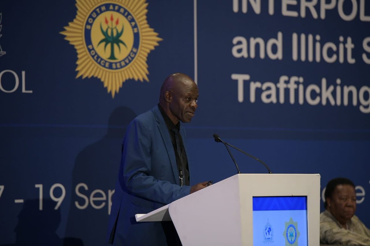 SAPoliceService's tweet photo. #sapsHQ #SAPSNPC, Gen #Sitole extends his appreciation to all police chiefs from #Interpol-member countries &amp; representatives for their active participation in the Interpol 2nd Global Drugs &amp; Illicit Substances Conference held in CPT from 16-19 Sept 2019 #Interpol2ndGlobalConf ME https://t.co/o1kEZNq6YR
