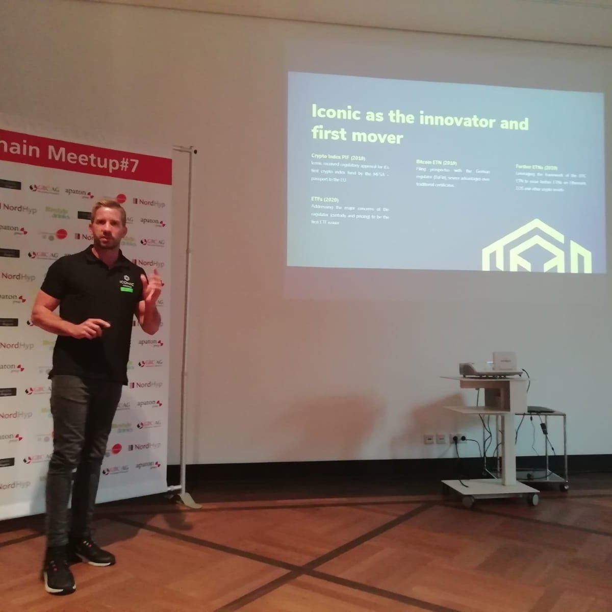 @Iconiq_Max presenting the latest developments in the #crypto markets and #iconicholding's plans around it at #Hannover #Blockchain #Meetup. We also had @BRAINCITIES @pg_vreo @Vaultoro and @ActiwareD at the event. @GoingPublic_de @hannoverimpuls @lifestyledrinks @GBC_Research