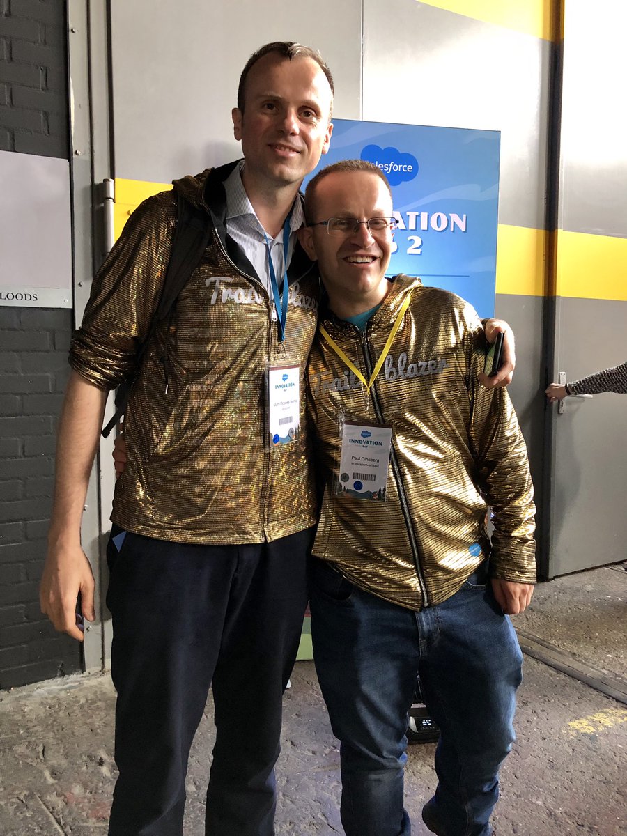 simoneversteeg's tweet image. And of course our golden hoodies @NaturallyPaul and @jurn are in the house #salesforceinnovationday
