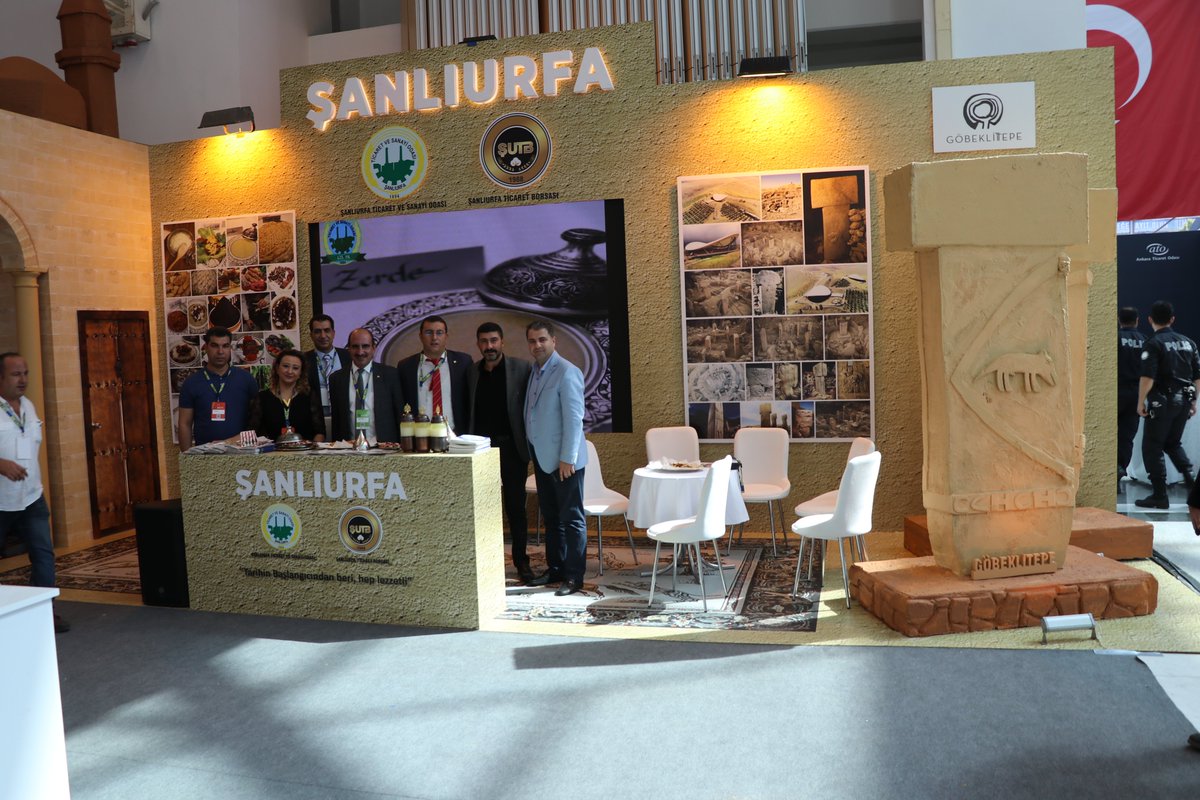 27 Farklı Coğrafi Işaretli Ürünüyle Lider Şanlıurfa'nın da yerini aldığı, ATO Congresium’da düzenlenecek olan Uluslararası Coğrafi İşaretli Ürünler Zirvesi kapılarını açtı. Zirve Cumhurbaşkanımızın Eşi Sayın Emine Erdoğan Hanımefendi'nin himayelerinde gerçekleşiyor. <a href="/iHalilPeltek/">İbrahim Halil PELTEK</a>