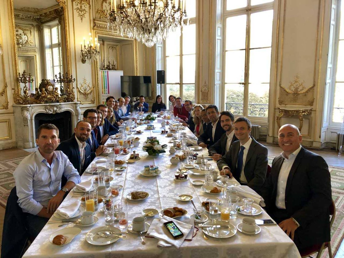 Un grand merci à la Ministre de la Justice, <a href="/NBelloubet/">Nicole Belloubet</a> de nous avoir reçu avec les principaux représentants de l'écosystème #legaltech en France.
Nous sommes fier de faire partie de cette taskforce initiée par France Digitale 🚀. <a href="/justice_gouv/">Ministère de la Justice</a>