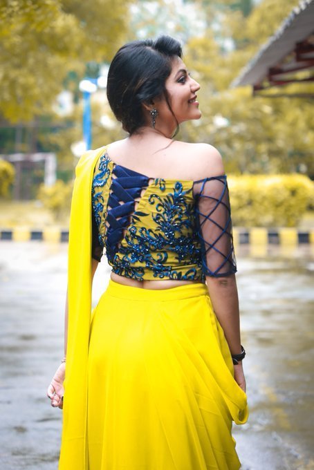 Chennai70MM's tweet photo. Yellow love

@AthulyaOfficial 
#Nadodigal2 #Nadodigal2PressMeet #Nadodigal2audiolaunch https://t.co/0nGIx2pDGU