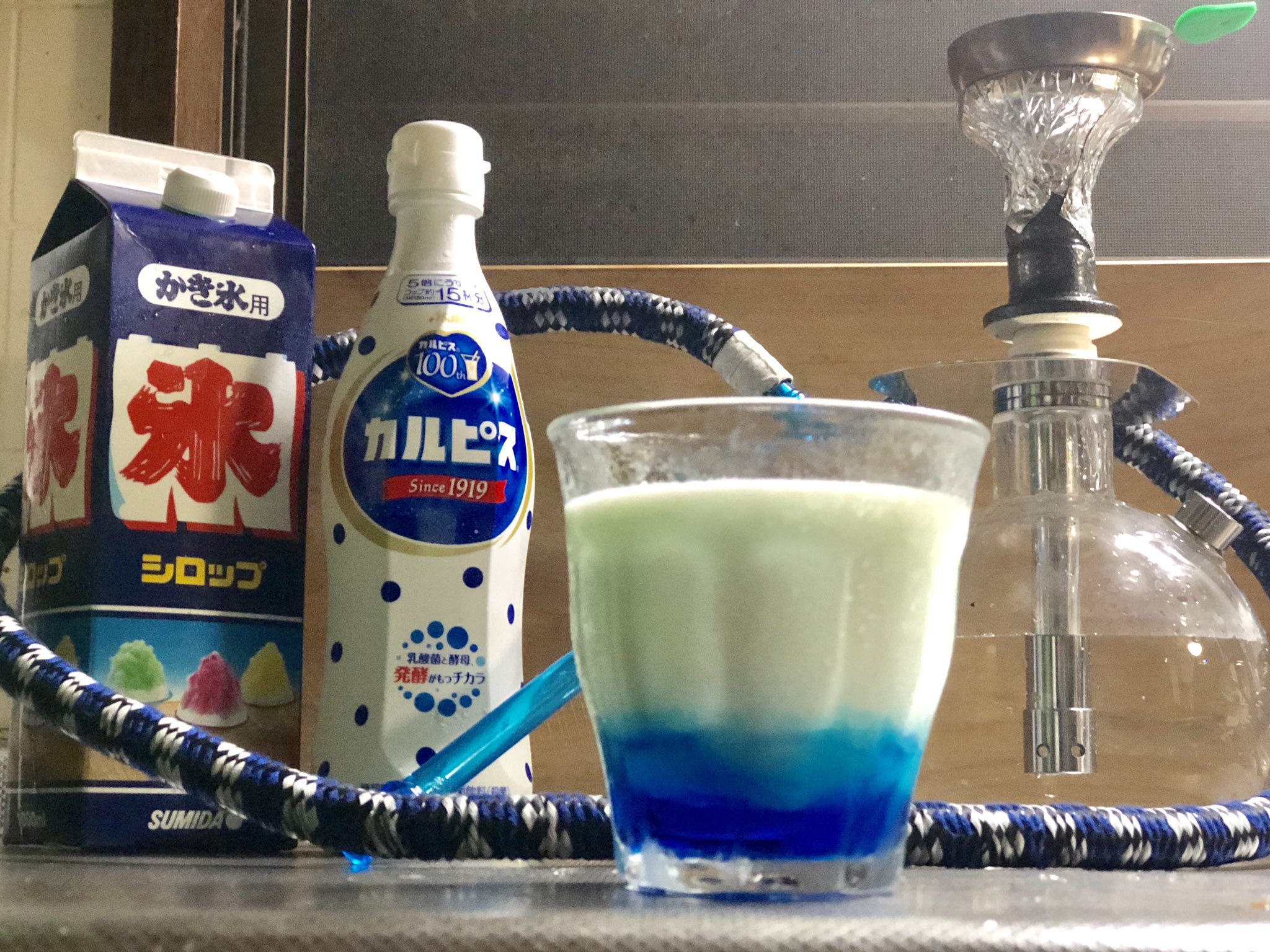 けむみ 夏使い切れなかったブルーハワイのシロップをカルピスの牛乳割りとmixすると 犯罪係数 オーバー300の激甘ヤバウマドリンクができるので気をつけて下さい T Co Tuvb2w7gaa Twitter