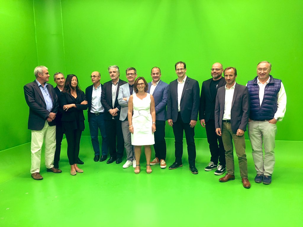 lecolededesign's tweet photo. Un pas supplémentaire dans la collaboration entre @etsmtl &amp; @lecolededesign : signature d’une lettre d’entente pour la création d’une école de design à #Montreal inspirée du modèle de #Nantes à l’horizon 2021 https://t.co/elA005p48T