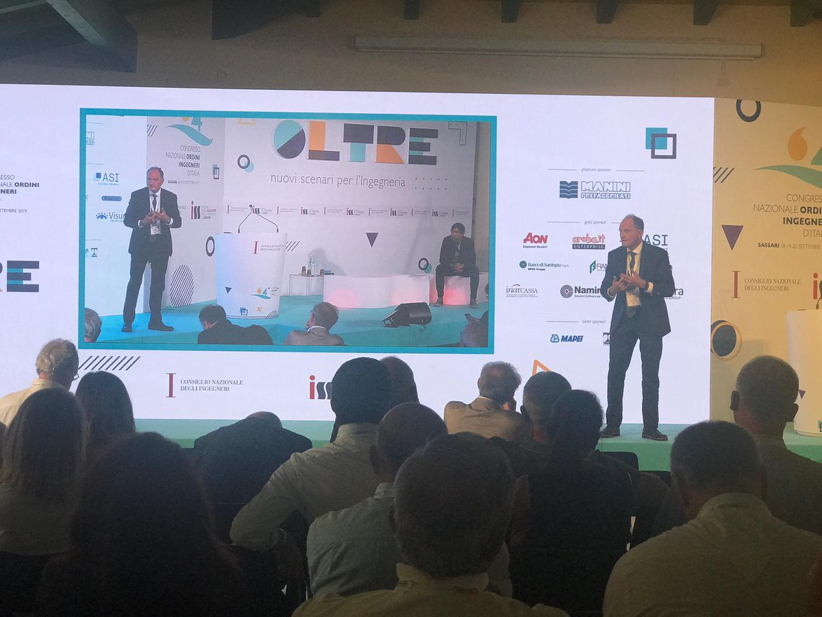 L'appello di #GuidoSaracco: L’ingegnere del futuro deve conoscere le dinamiche della società, chiavi per capire problemi per cui siamo chiamati a dare una soluzione tecnologica. 
#CongressoCni #Oltre