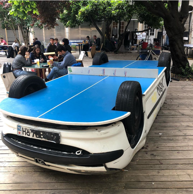 ExpUrbaines's tweet photo. Transformer des objets du quotidien en mobilier #urbain ? C'est ce qu'a réalisé l'artiste français @BENEDETTO25 avec ces oeuvres de #StreetArt originales et éphémères, créant ainsi des espaces conviviaux pour les habitants ! https://t.co/DBURUw3HOL https://t.co/V2f76iD11J