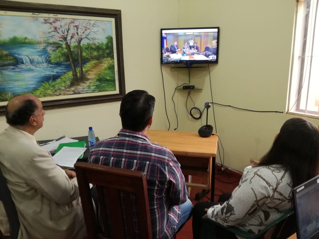 Miticpy's tweet photo. Tecnología para mejorar servicios | Con audiencias públicas por videoconferencia, acusados de delitos ya no serán trasladados hasta instalaciones judiciales. Esta innovación agiliza la Justicia y evita situaciones que puedan atentar a la seguridad pública.
https://t.co/HsrWl60qoC https://t.co/IhqxRRF2cN
