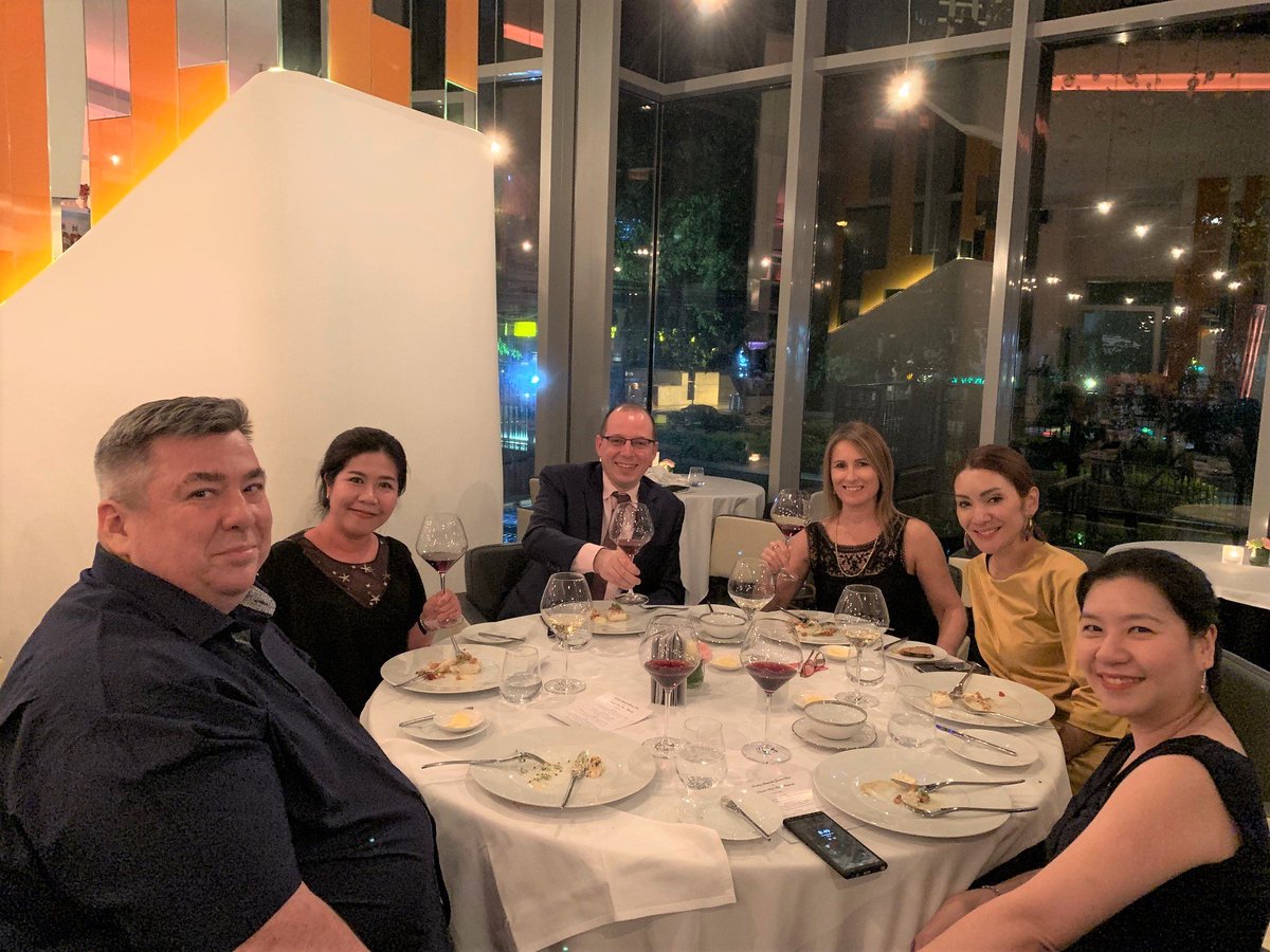 italasiagroup's tweet photo. Exclusive dining experiences with Domaine Louis Max - Burgundy at Savelberg Restaurant on 14th September 2019
Call : 02-261-7990-9
Line : @Italasiagroup
FB : Italasia group Thailand
IG : Italasiagroup
https://t.co/bekIwwK4kQ
#italasiagroup #savelbergthailand #LouisMax #Wine https://t.co/vrKnSFjjUX