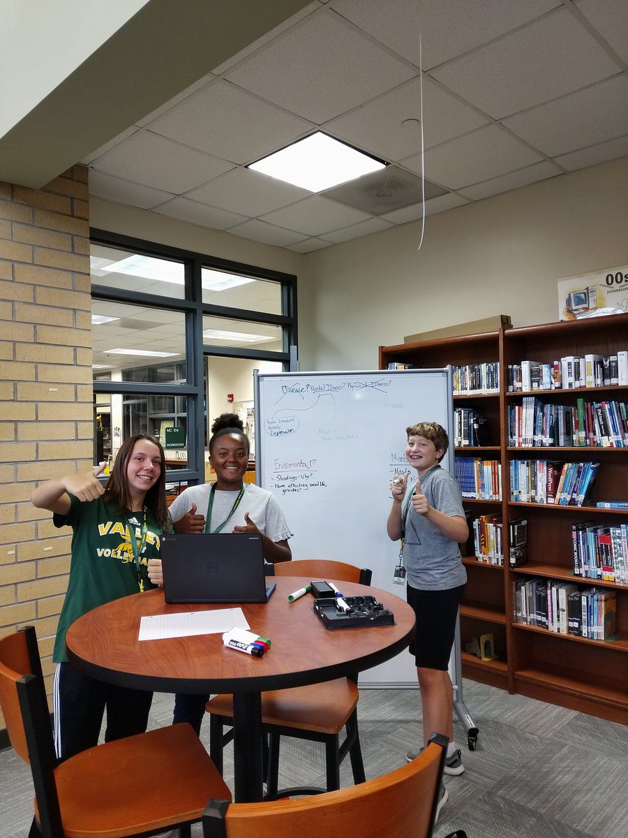 MrsZ_Bio's tweet photo. Ideate Create - putting brains together to spark innovation. Love these kids, hard at work in our library creation space! @SV_Viking @JTemoney . Thank you SV Ed Foundation for your support. Thank you @BraryBird! https://t.co/vRS5a9qU68
