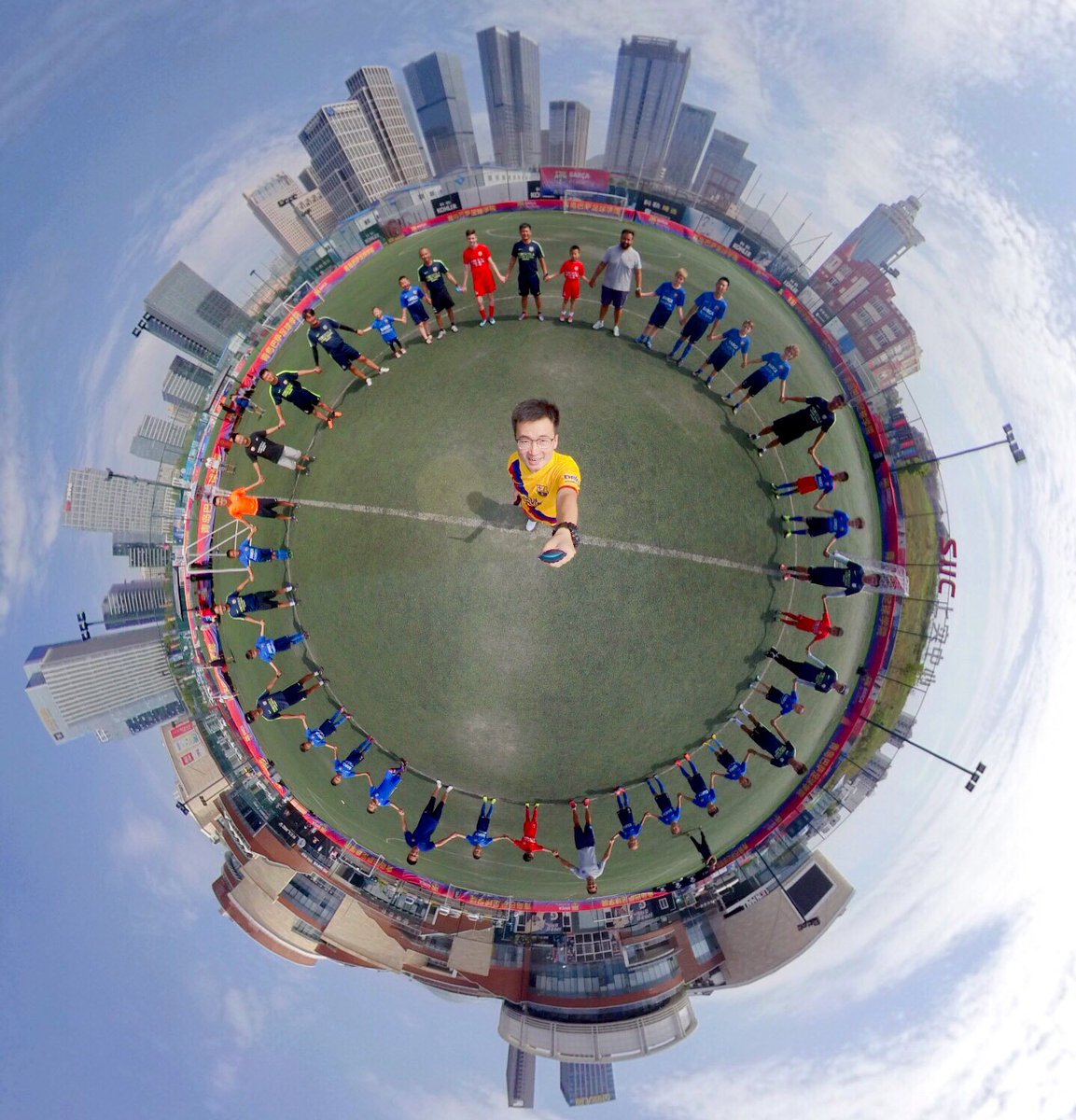 🇨🇳 Qingdao from #BarçaAcademy view point!!