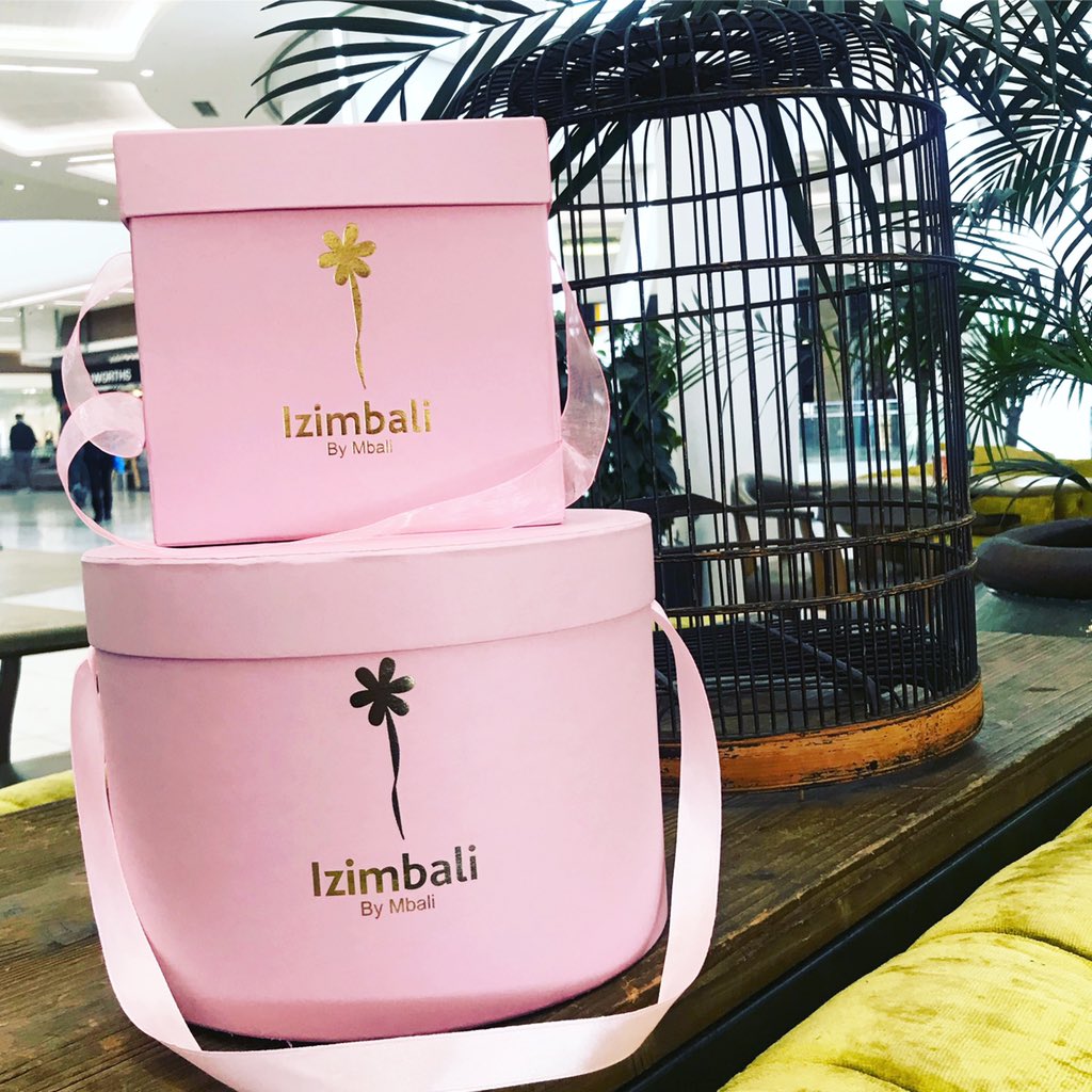 izimbalibymbali's tweet image. Which Floral Box will you choose next? 🤔🌼🌷🌺🌸
•
👉🏾WhatsApp 0734583759 
#boxedroses #ThursdayThoughts #ThursdayMotivation #GirlzTalkZa #GirlTalkZA