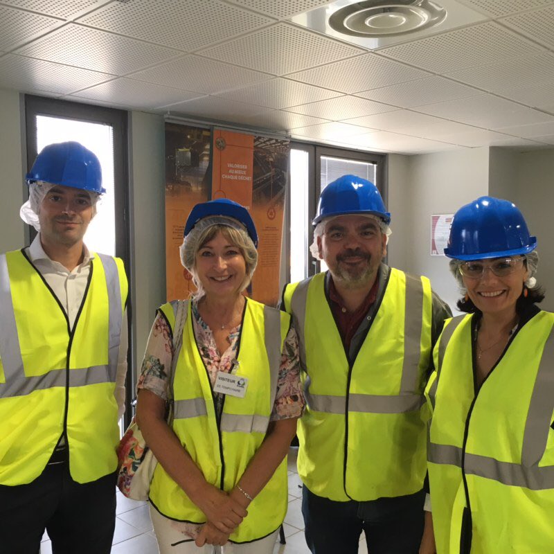 CCI_AMP's tweet photo. [#TousEntrepreneurs] Une #TeamCcimp au contact avec la visite d’Everé, le centre de traitement multifilière de déchets ménagers mis en service en 2010 dans la zone industrielle de Fos-sur-Mer. Ce site gère aujourd’hui les déchets de 18 communes, celles du territoire de Marseille. https://t.co/O1E0jFqQuy