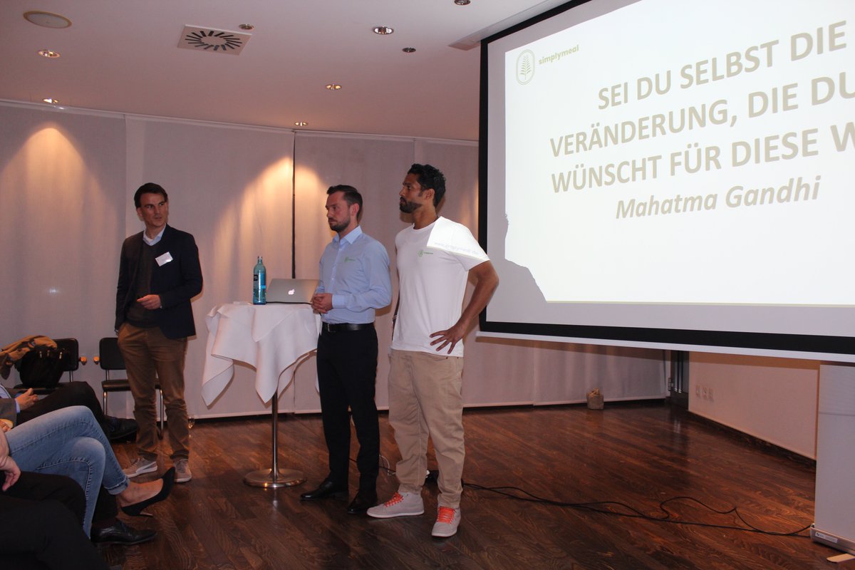 100-Tage Zebra-Accelerator enden. Einfach phantastisch was ihr in der Zeit abgeliefert habt. Danke <a href="/simplymeal/">simplymeal</a> <a href="/entorganics/">Entorganics</a> @BügerMachenLandwirtschaft. Drei sehr gelungene Abschlusspräsentationen vor 40 potenziellen Investoren #SocialBusiness #Investorready #startups