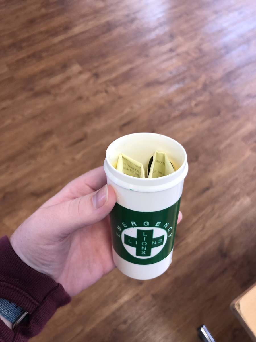 CarlyPridmoreOT's tweet photo. This Message in the Bottle concept needs to be more widely know across @HywelDdaHB. Stickers go on front door and fridge door and the bottle itself is stored in the fridge. Can keep DNRCPR in and a leaflet detailing medical history, NOK and location of other important documents. https://t.co/JdP60GHoqg