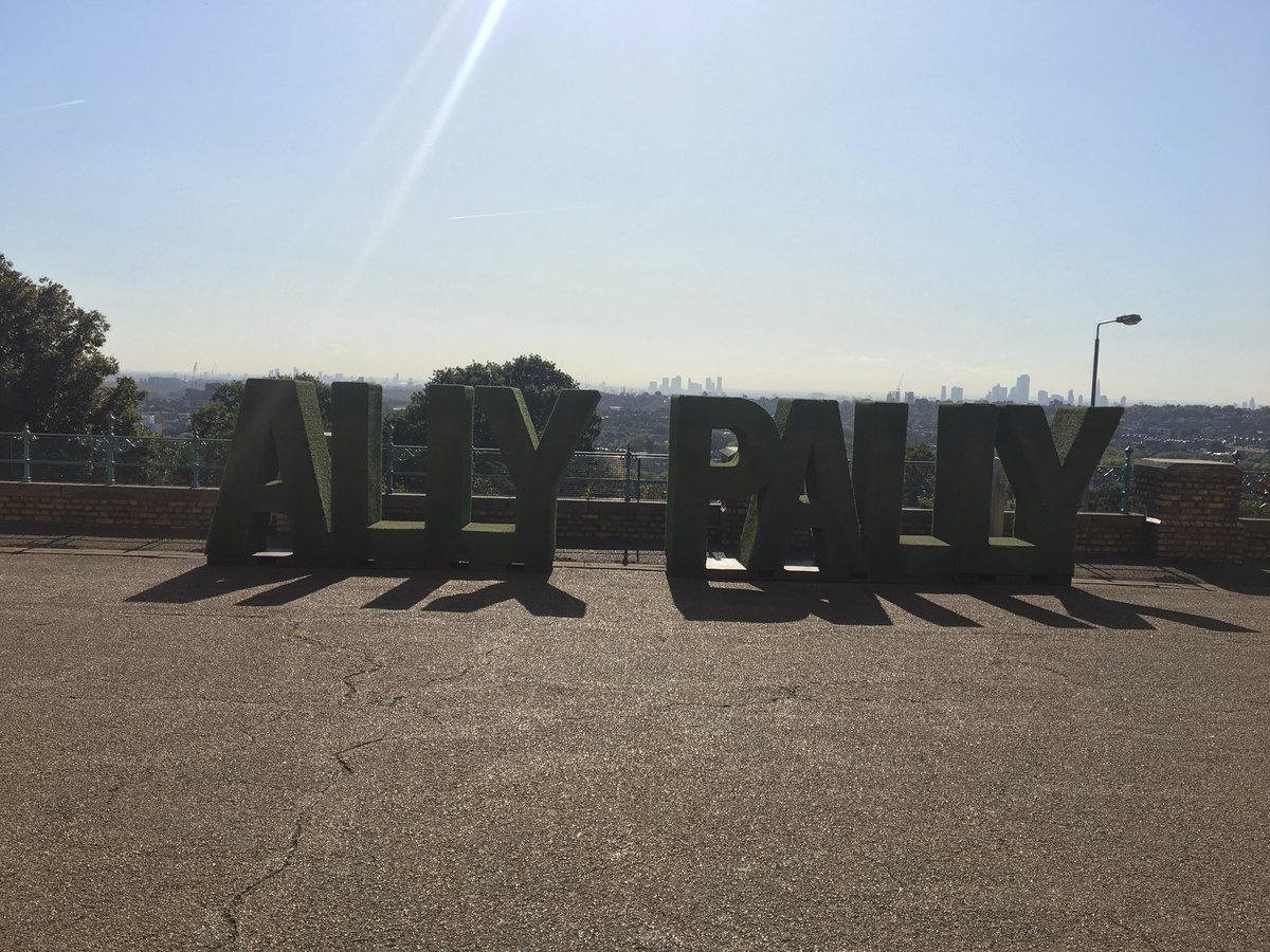 Delighted to be at <a href="/Yourallypally/">Alexandra Palace</a> for exciting new <a href="/iHistory2019/">Interpreting History Conference</a> conference by England’s Historic Cities, learning how to best interpret and market #Oxfordshire’s special heritage sites! #iHistory2019