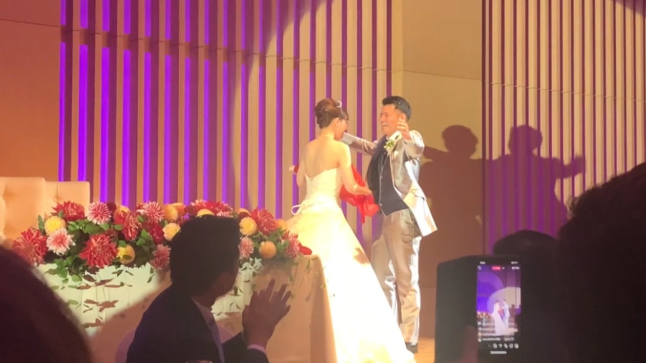 大城 望 結婚式サプライズムービー 妻に いつもありがとう の気持ちをこめて サプライズで動画を作成しました 友人に協力してもらい作った 愛をこめて花束を です T Co Efwnl4giu0 T Co Qvdiypw0le Twitter