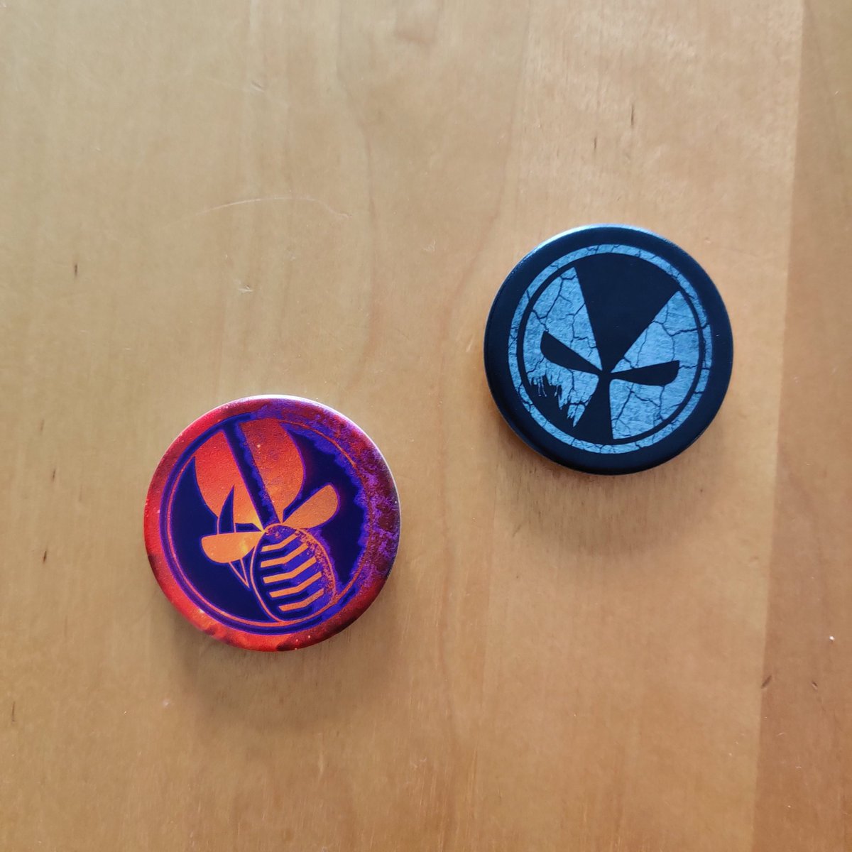 AlexJokelFin's tweet photo. What could be a new product for #Rendel2 ? #Popsockets could be one product like Rendel and the VALA logo (this is not pictured, but similar in style to Rendel 2 Popsockets).

#Rendel original creater by @jessehaaja
and #Darkdow original creater by @AlexJokelFin https://t.co/9BJd8YN19z
