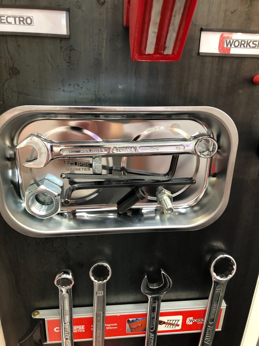 EclipseMagnetic's tweet photo. Come and take a look at our brand new range of magnetic workshop tools in Hall 7, stand A59 at EMO! @EMO_HANNOVER 

#EMO2019 #workshoptools #magnetictools #pickuptools https://t.co/6FgqYexFwR