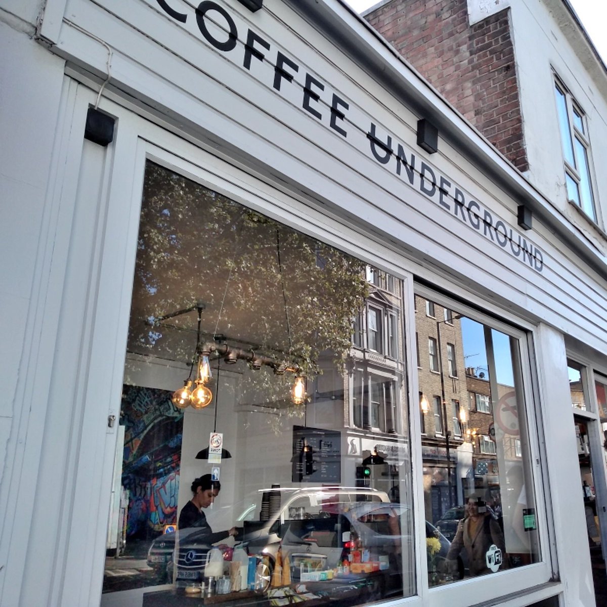 CafeCLtd's tweet photo. #PackagingGuru #HotCupBob has been spotted at #CoffeeUnderground, enjoying #brunch with friends! 📸 https://t.co/zE74DzpL0R