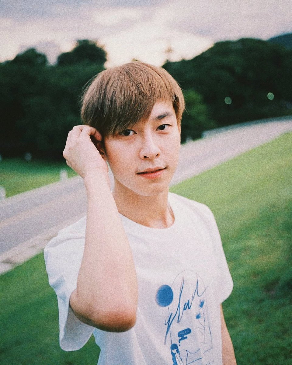 tpanatboy's tweet photo. เป็นน่ารักมากกกกกกก อร้ายยยย💕
.
#ช้างเผือกอยู่ในป่า #บอสยิ้มทำลายล้าง 
☁️pic from ig พี่บอส https://t.co/7jgNiYsio7