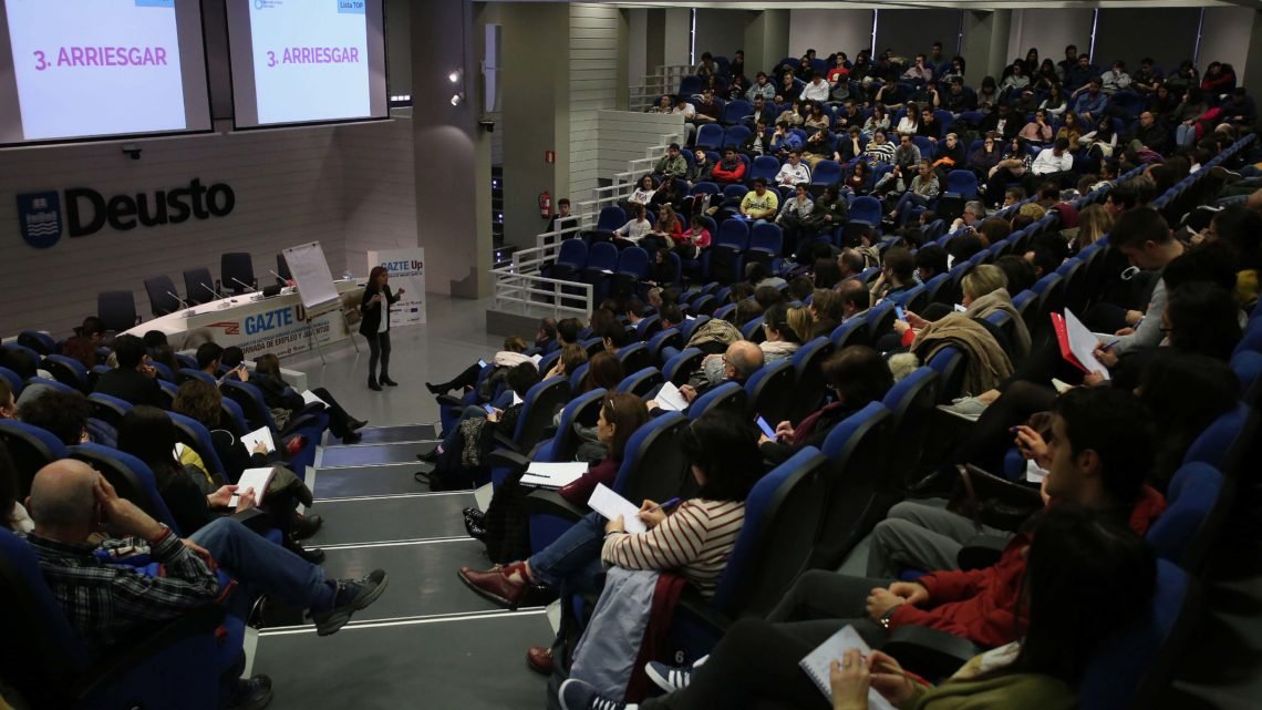 🚨Alerta buena noticia 🚨El <a href="/BancoDeEspana/">Banco de España</a> destaca la reducción del número de ‘ninis’ y el incremento de titulados superiores , así lo refleja su  análisis ‘Cambios en la decisión de participación laboral de los jóvenes tras la crisis’.
bit.ly/2kUn5IR #sdg8
