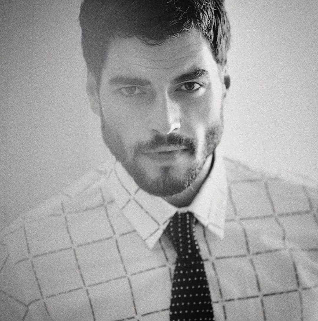 Damat_Tween_es's tweet photo. Tus looks más formales también pueden reflejar tendencia con la colección #TweenFW19 👌
#MenInTWEEN
.
.
#AkinAkinozu #ModaHombre #OI19 #Estilo #ModaMasculina #Camisas #Business https://t.co/4PU3PSMHCV
