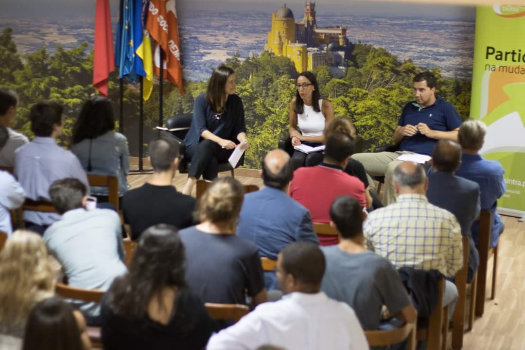 jsddistritallx's tweet photo. 💬 No passado dia 13 de setembro, o Presidente da JSD Distrital de Lisboa e Candidato da JSD às #Legislativas2019, Alexandre Poço, participou no 9º Open Day Setembro – Especial Legislativas da JSD Sintra com a Filipa Roseta, #1 do PSD por Lisboa.
#JSDDistritalLisboa #JSDSintra https://t.co/i9drOC7GDq