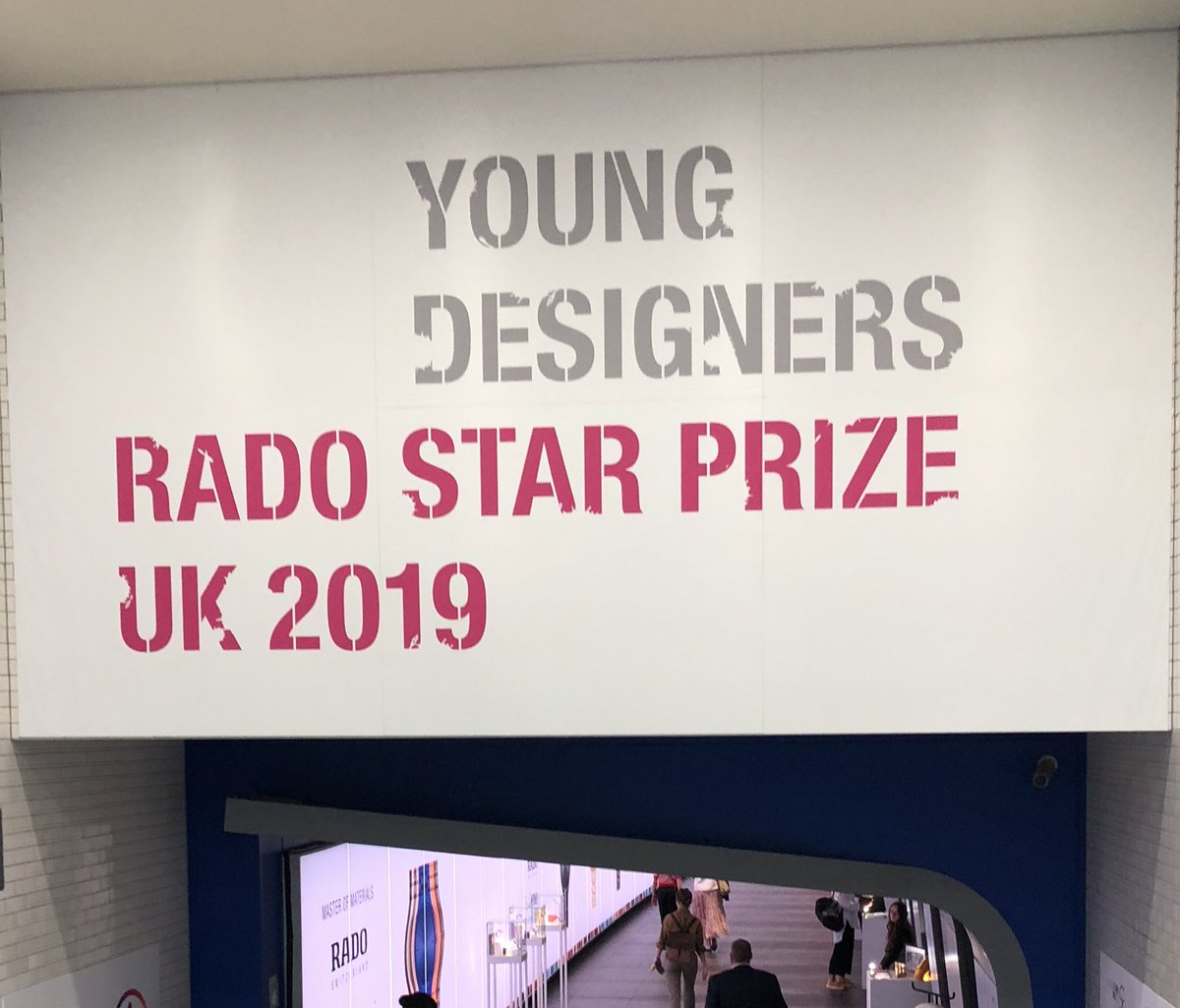 londonwhispers's tweet photo. An early start to see Young Designers of the year announced by @rado @_designjunction @ELLEDecoUK @kingscrossN1C Loved the pop of Le Corbusier colour #mastersofmaterials #designinspiration #London #lecorbusier #lescouleurs #radostarprize2019 #youngdesigners https://t.co/nUp1qGSIR0