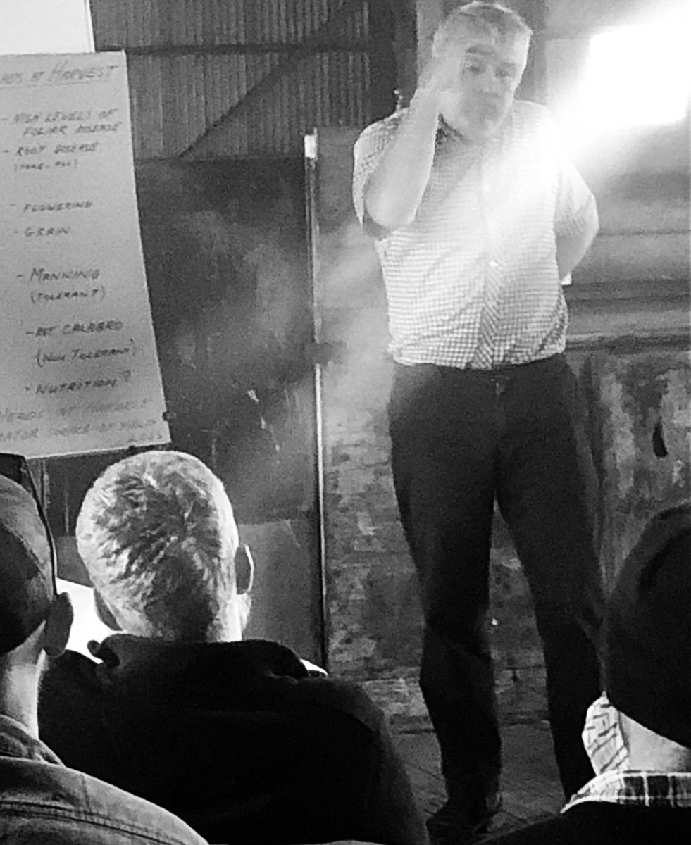 Levers to pull in the world of water. 
Nick Poole <a href="/far_australia/">FAR Australia</a> and <a href="/Mel_Fraser1/">Mel Fraser</a> discussing high yielding cereal agronomy. Sceptoria, BYDV, rust, TOS, frost, phenology, nitrogen management. <a href="/LandmarkEchelon/">Landmark Echelon</a> client crop walk, Millicent Crop Technology Centre. Thanks <a href="/JamesHeff80/">James Heffernan</a>