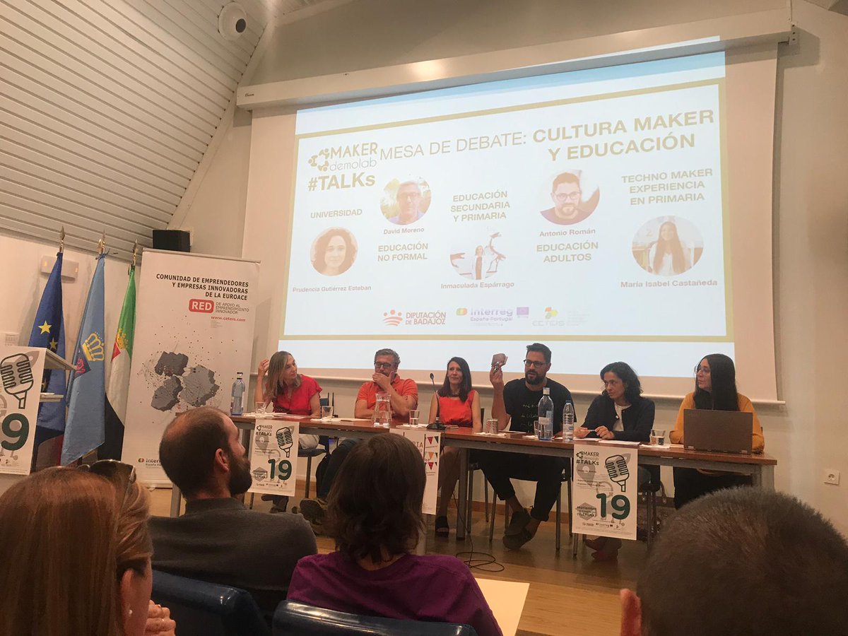 EsDigitalex's tweet image. Mesa de debate “Cultura Maker y Educación” en #DEMOLABMAKER de #Llerena que organizan @DipdeBadajoz  y #CETEIS con la colaboración de @Llerena_Ayto