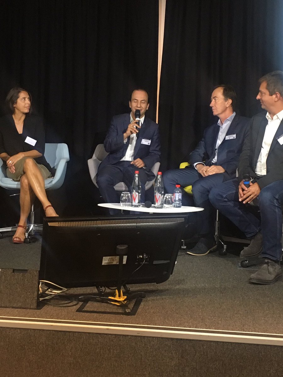 Connaissez vous <a href="/frenchwomencio/">Frenchwomencio</a> ? 
40 femmes CIO travaillent à féderer les femmes au sein des #DSI dans le monde IT . Intervention de <a href="/000karo/">Karoline Andrade</a> co-fondatrice de #FrenchWomenCIO Merci #IDCCloud pour la mise en avant :) 
 #JamaisSansElles 
<a href="/CEFCYS_Officiel/">CEFCYS</a> 
<a href="/FemmesNumerique/">Femmes@Numérique</a>