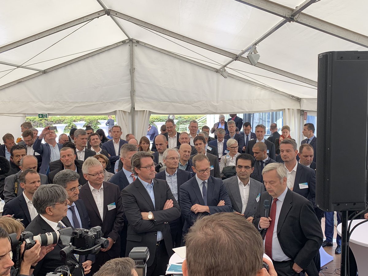 Heute im <a href="/DAI_Labor/">DAI-Labor</a> #berlin die Eröffnung der Teststrecke @diginetPS durch <a href="/RegBerlin/">Senatskanzlei Berlin</a> Michael Müller und @BMVI Andreas Scheuer <a href="/SahinAlbayrak/">Sahin Albayrak</a> #innovation #mobilität #digital #SmartCity #Digitalisierung #cloud #Zukunft @eMObilityBerlin <a href="/BerlinPartner/">Berlin Partner</a> <a href="/TUBerlin/">TU Berlin</a> <a href="/fraunhoferfokus/">Fraunhofer FOKUS</a>