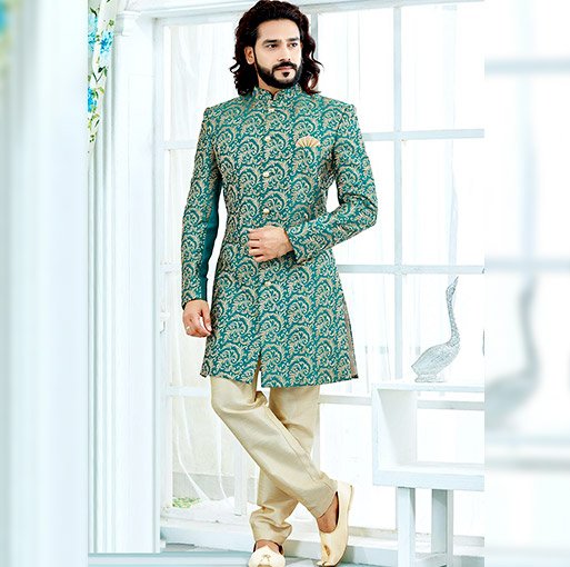 UtsavFashion's tweet image. Looking for a way to amp up your festive wardrobe? Enjoy the limelight in easy, affordable and alluring Art Silks. Embroidered or printed, this is the fabric of the moment!
utsavfashion.com/art-silk
.
.
#UtsavFashion #ModernYetRooted #CelebrateTheIndianExperience