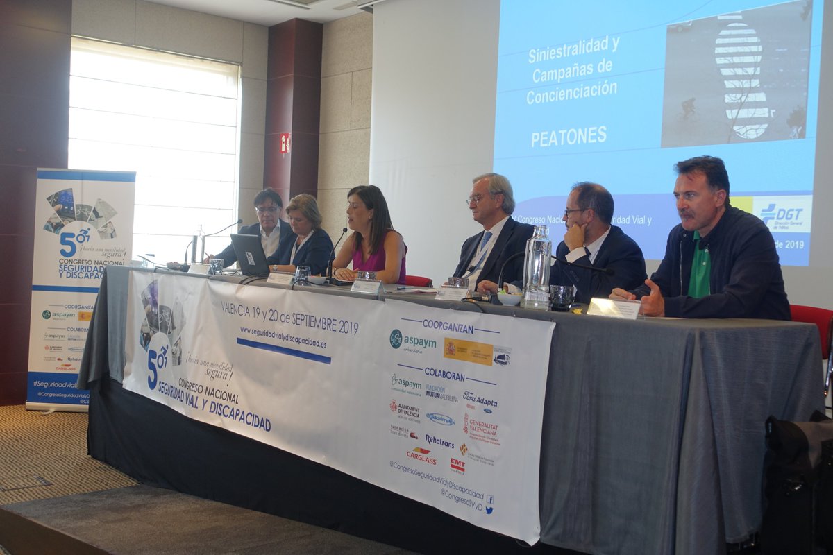 CongresoSVyD's tweet photo. Ahora mismo, en la mesa redonda hablando sobre 'Movilidad a pie, espacio para todos' conociendo como son nuestras ciudades, con @giuseppegrezzi @DGTes @RPDiscapacidad @ASPAYMNACIONAL @ASPAYMCV https://t.co/FVLP0vLMQC