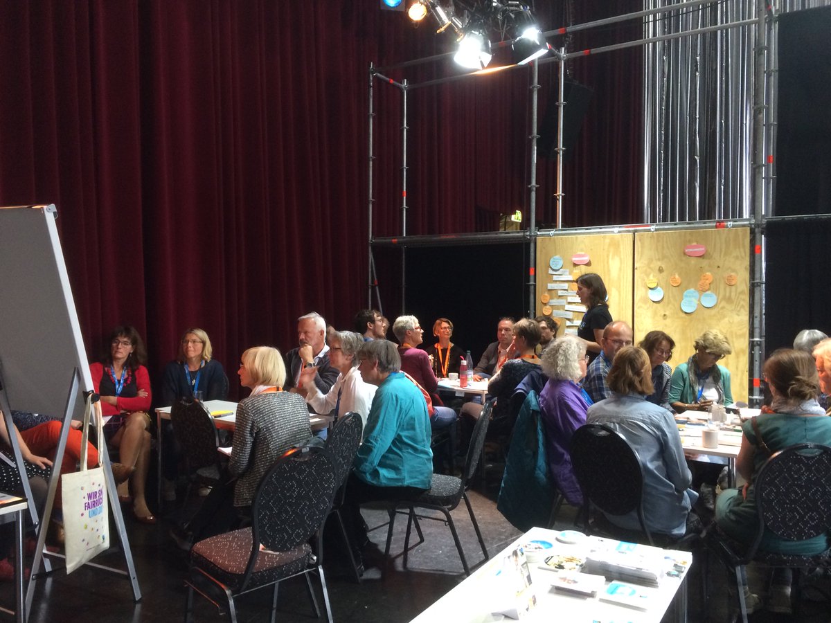 DerTaten's tweet photo. Das Ergebnis aus dem Workshop zur nachhaltigen Gastronomie aus Hub 1 #fairkongress2019: Die Gastronomie kann Botschafter für Fairtrade-Produkte sein. Das kleine Cafe ums Eck kann auch junge Leute für das Thema sensibilisieren und sei es nur mit einem fairgehandeltem Bananenshake! https://t.co/p34ByP8lhr