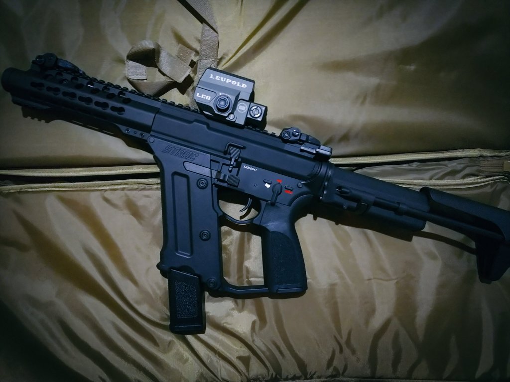 1911Rainbow's tweet photo. 明日は昼から平日HIDEOUT(予定)
なので急遽部屋に転がってたサイト載せて仮ゼロイン。
#HIDEOUT
#サバゲー
#シューティングレンジ
#ksc
#kwa
#tk45c https://t.co/NptSWB2ffi