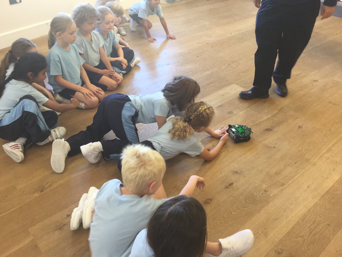 Upton Computing (@uptoncomputing) on Twitter photo This morning <a href="/UptonForm2/">Upton House Form 2</a> also got to meet Jade the robot who has sensors to respond to movement, based on Curiosity Rover! <a href="/robotfun_steve/">Steve Hubbard</a> #UptonTechWeek #UptonProgressive #UptonDifference This morning <a href="/UptonForm2/">Upton House Form 2</a> also got to meet Jade the robot who has sensors to respond to movement, based on Curiosity Rover! <a href="/robotfun_steve/">Steve Hubbard</a> #UptonTechWeek #UptonProgressive #UptonDifference