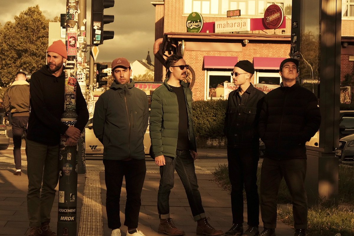 Playing tonight in Hamburg for @Reeperbahn_Fest on stage at 10:50 pm at Grüner Jäger.
📷:Le Pigeon