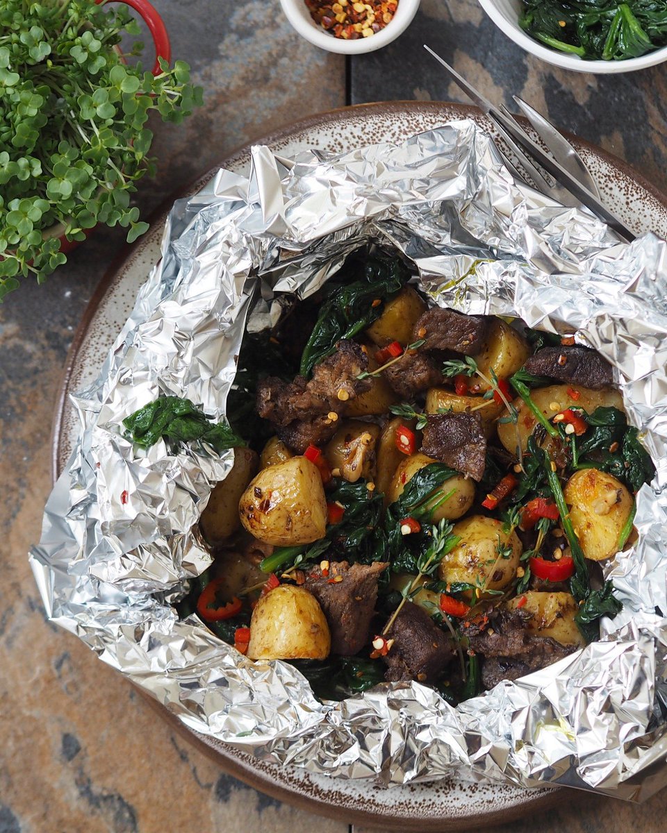 LDN_Muscle's tweet photo. π New recipe! STEAK & BABY POTATOES! π₯©π₯π½οΈ
π RECIPE: https://t.co/YovgtBwj7Z
π΅π»ββοΈ NUTRITIONAL INFO per serving (4):
β’ Calories: 521
β’ Protein: 49g
β’ Carbs: 42g
β’ Fats: 11g
Start your Transformation Today at https://t.co/hzSjdiYWSc π
#ldnmuscle #ldnm #ldnmrecipes https://t.co/efMQAalJu9