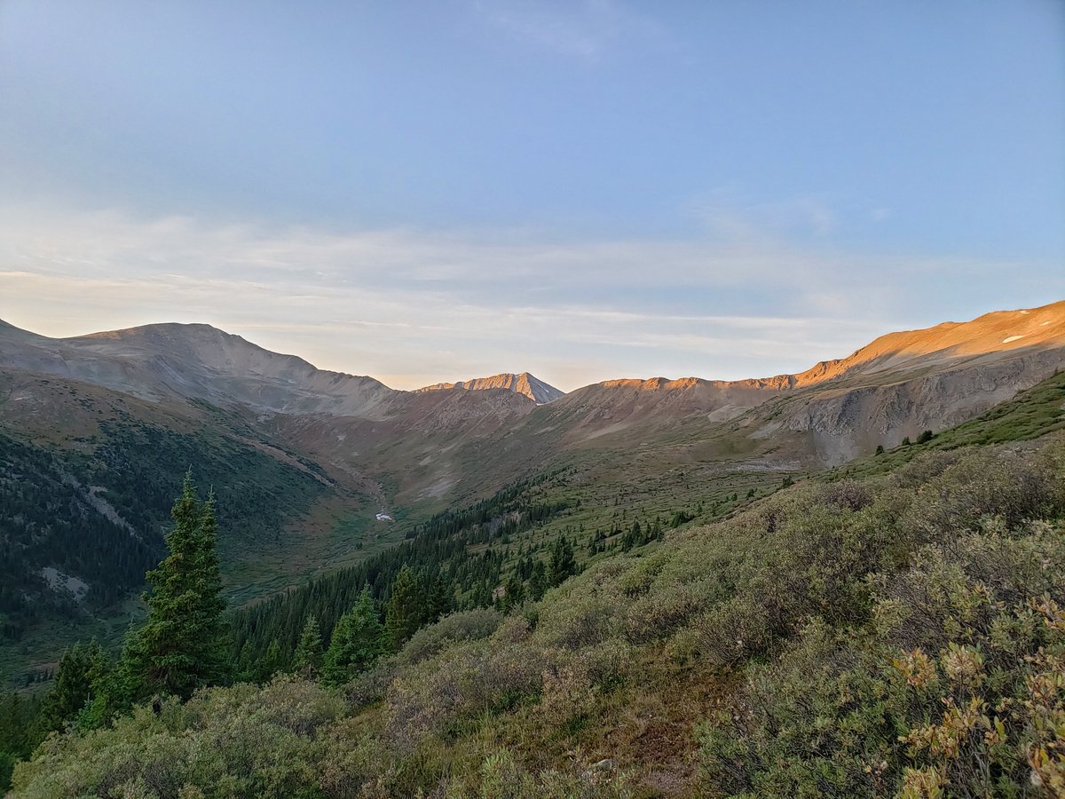 burnside4141's tweet photo. I got 5x4 bull elk Monday morning in CO Collegiate Peaks Wilderness at 12,000'. 3rd day of hunt, bugled &amp; cow talked w/him; he left cows feeding above me on slope &amp; came looking for a fight. Shot w/muzzleloader at 45 yards. #EHGTribe #EHGElite #alwaysoutside #elkhunting #hunting https://t.co/ItHzMEwf2S