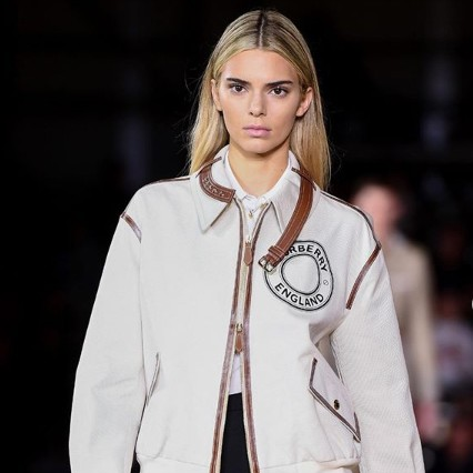 #throwbackthursday to a very blonde and very #sassy @kendalljenner at #LFW 

Who was your favourite? Comment Below 👇

#hairgoals #supermodel #salonawards #hair #beauty #salon #awards⁠ #newyorkfashionweek #hairgoals