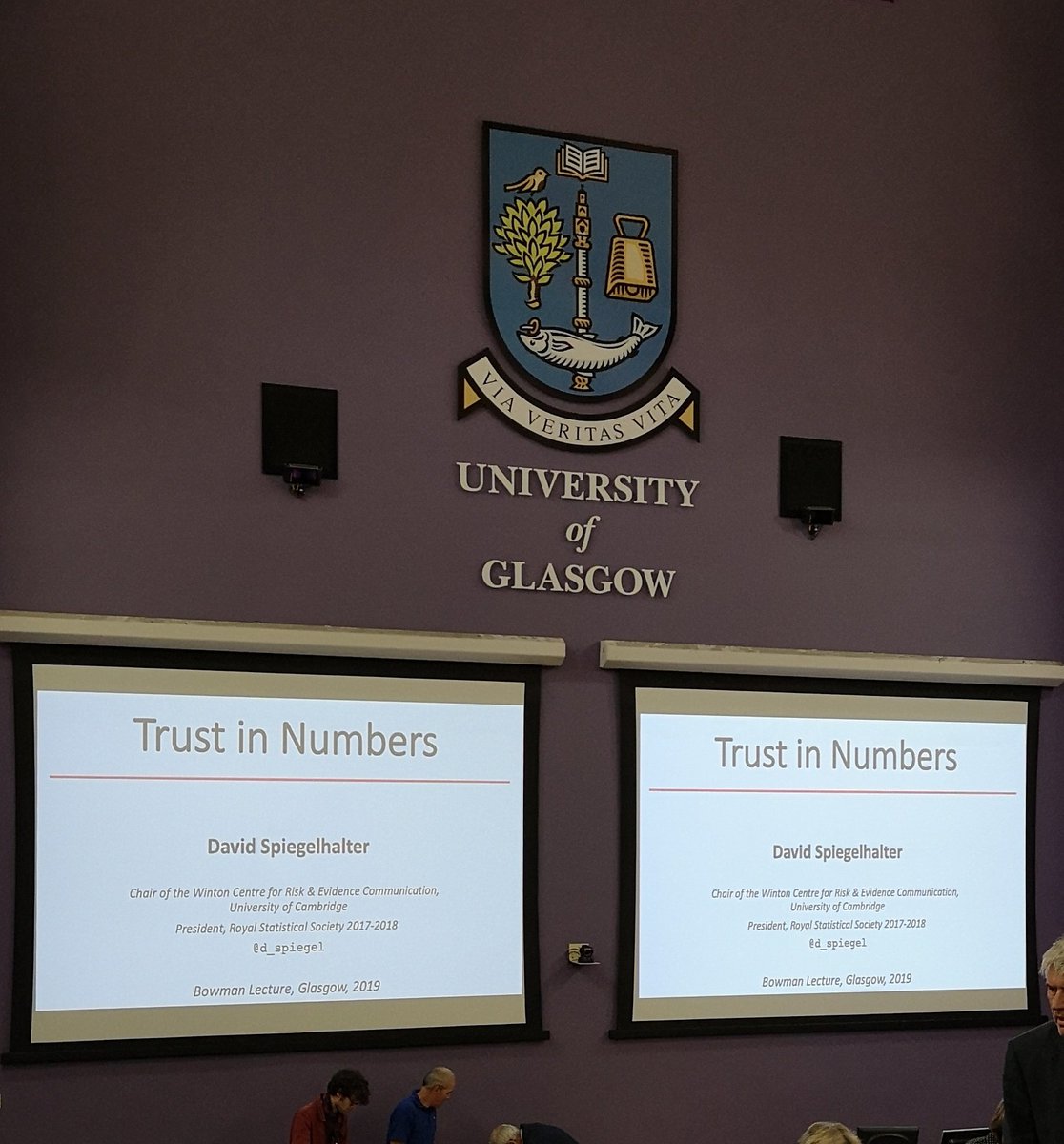 sam_hins's tweet photo. Early birds at the @d_spiegel #TrustInNumbers #statistics lecture @UofGlasgow https://t.co/so7SRr8fPC