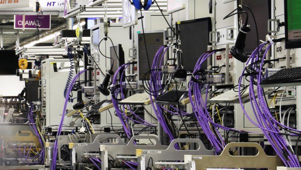 EricssonNetwork's tweet photo. Lewisville, Texas - here we come 🤠! Our new 28,000m2 state-of-the-art factory will produce #5G and Advanced Antenna System radios to boost network capacity and coverage to meet the demand for rapid 5G deployments in North America! https://t.co/r2etQ8rdjx https://t.co/mSnajtuDqJ
