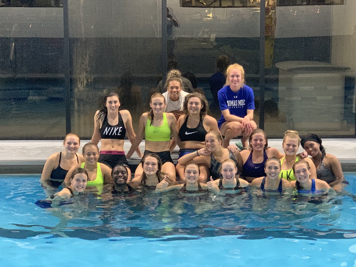 TMWBasketball's tweet photo. Late night pool workout last night was a success!! #CTC #letsgosaints https://t.co/hTyBzxLKuJ
