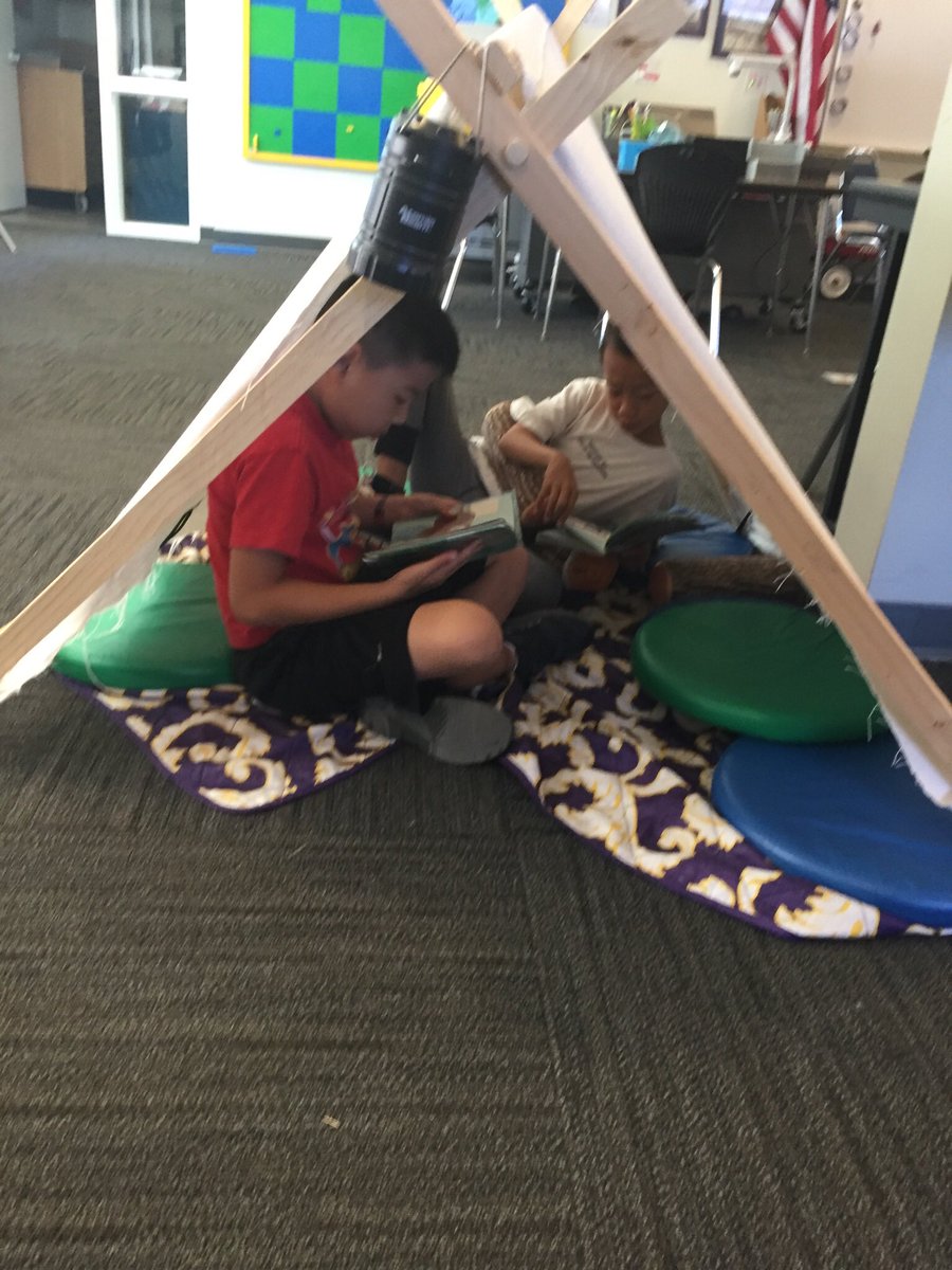MissGrumm's tweet photo. Mrs. Judson creates the coolest library for us to enjoy books in! #baldwinstocker https://t.co/egajq4rUBP