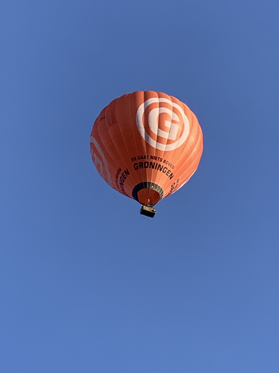 Dit vliegt zojuist over het Mac3Park Stadion. Toch geen toeval met het zicht op #matchday Pec - Groningen. #forzapeczwolle