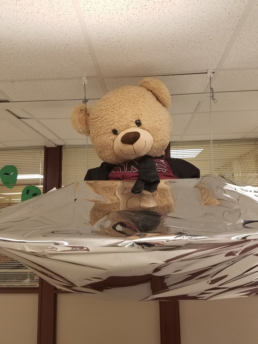wshsbear's tweet photo. You know what the difference is between you and me? I make this look good! #LifewithBuster #onewillow https://t.co/UCbVERhH6F