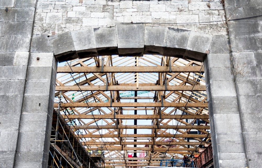 CushWakeIRL's tweet photo. Wonderful to see the restored trusses of the original Goods Shed being reinstated at Horgan’s Quay office scheme. This block will be home to Spaces, Regus modern serviced office solution offering 30,000 sq ft Grade A accommodation, Q3 2019 #WorkLiveConnect #HorgansQuay #Cork https://t.co/Wdxc6xOgaR