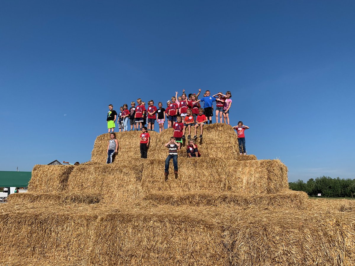 LBSommer136's tweet photo. Sommer 1st grade enjoyed going to Beasley’s Orchard. #fieldtrip. https://t.co/EuS7CvNiId