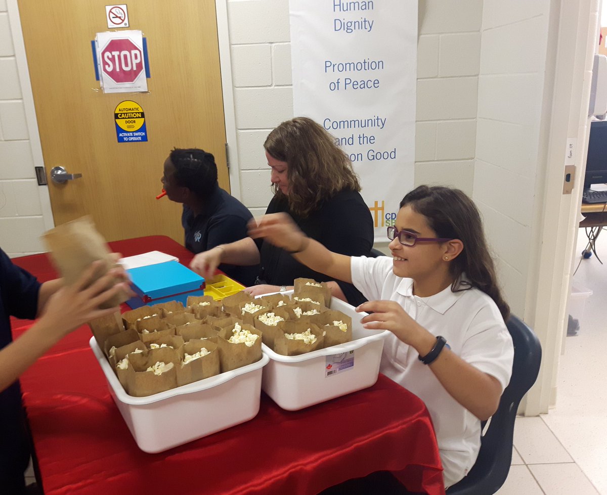 MissJFernandes's tweet image. Selling popcorn includes asking a question (How many bags of popcorn would you like?), recording the number of bags sold by using tallies and collecting money! @HolyRosaryM #FunctionalNumeracy #WeAreHRM